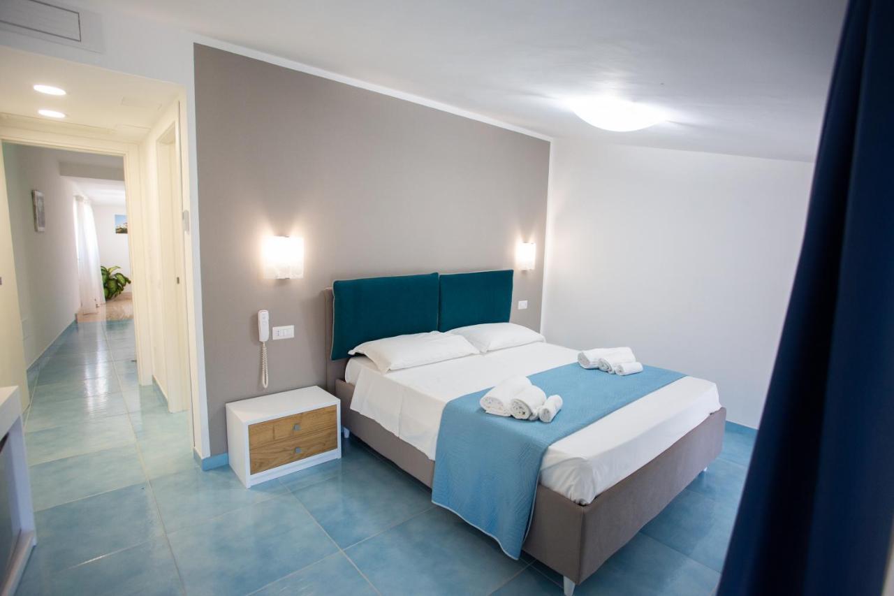 Hotel Da Alfredo カステッラバーテ エクステリア 写真